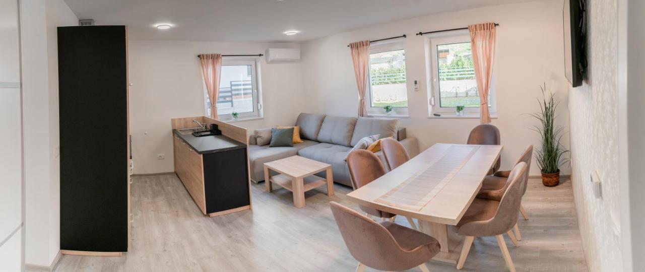 Prima Countryside Apartments Zirovnica Eksteriør billede