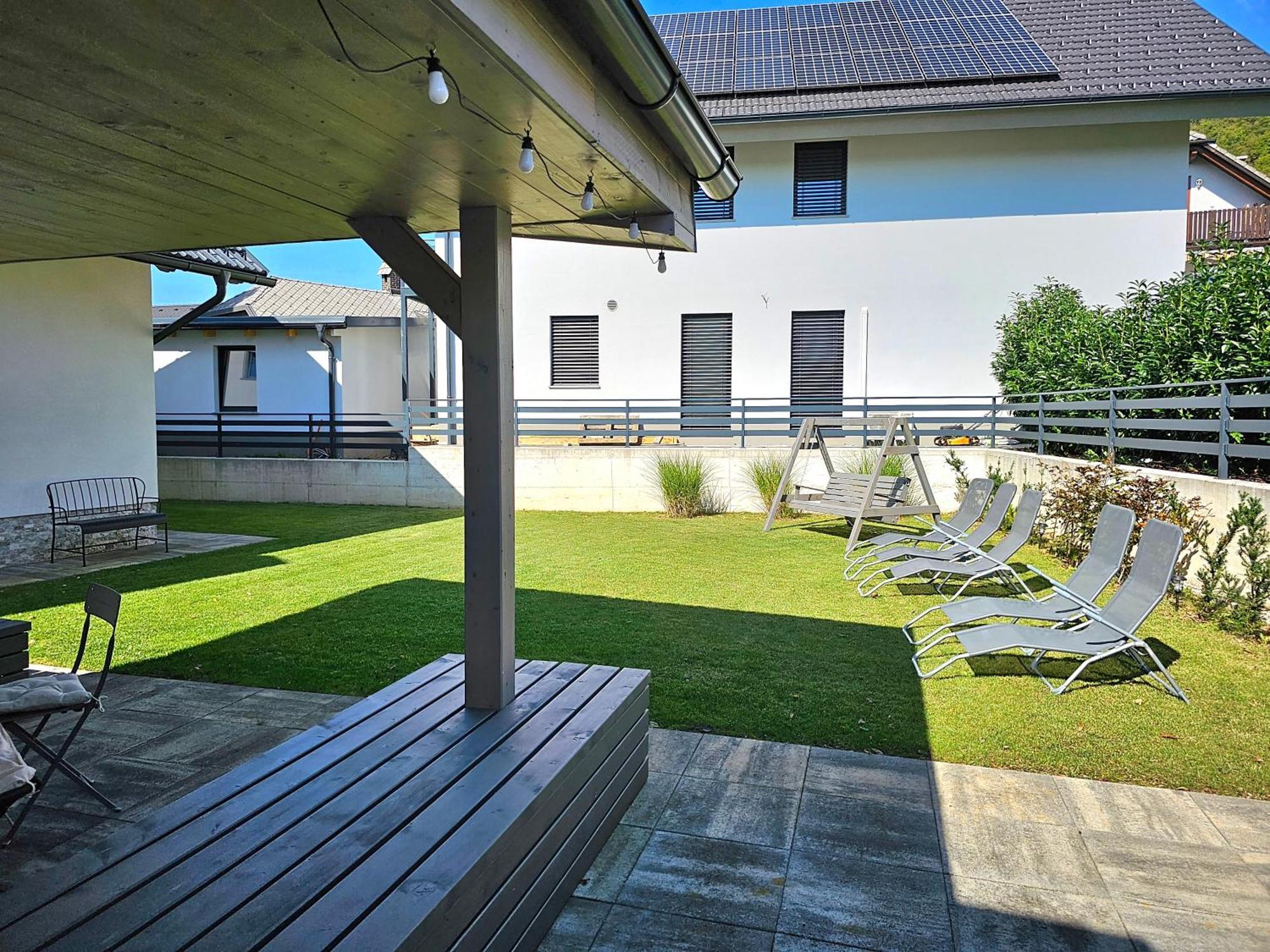 Prima Countryside Apartments Zirovnica Eksteriør billede