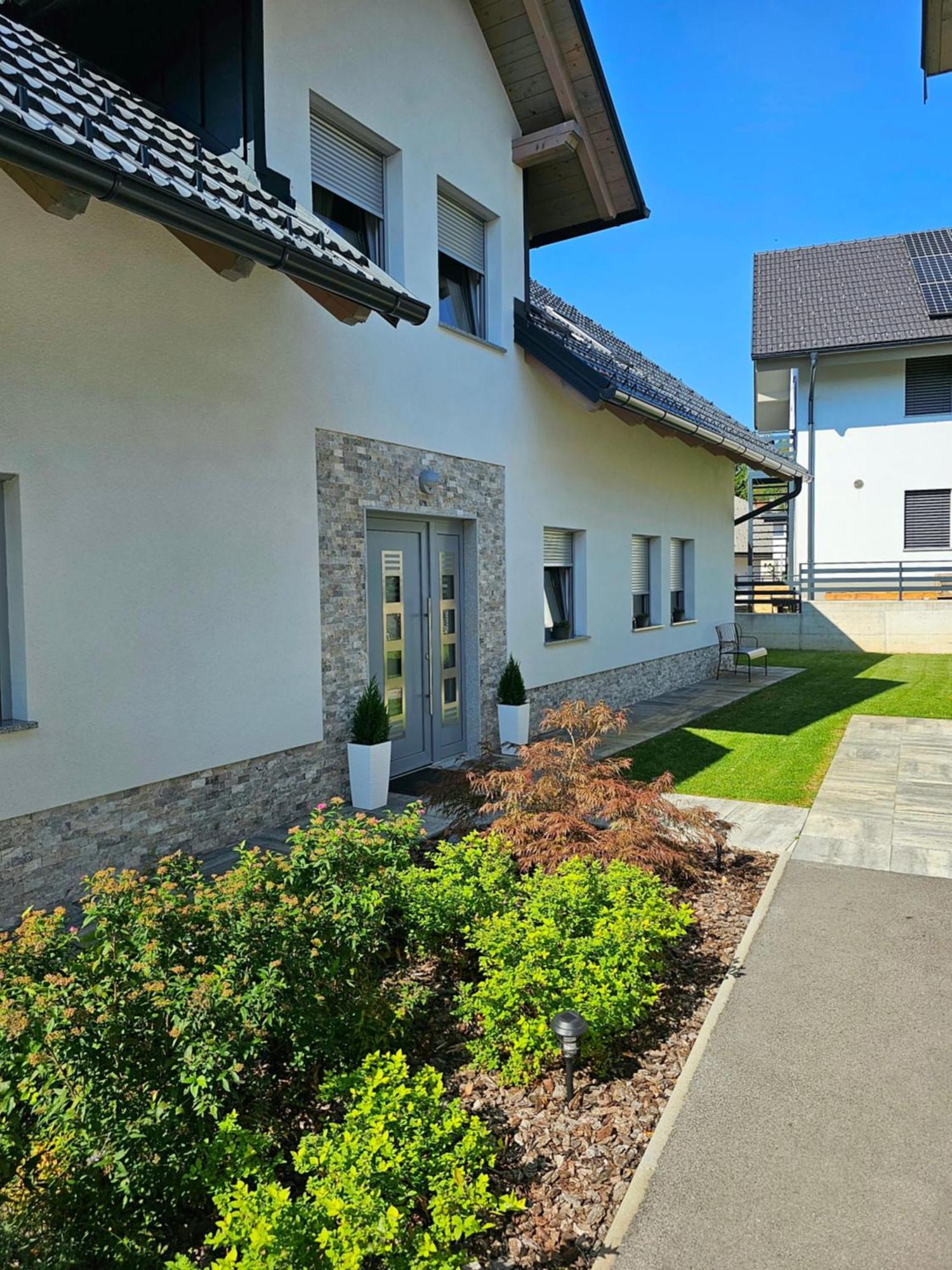 Prima Countryside Apartments Zirovnica Eksteriør billede