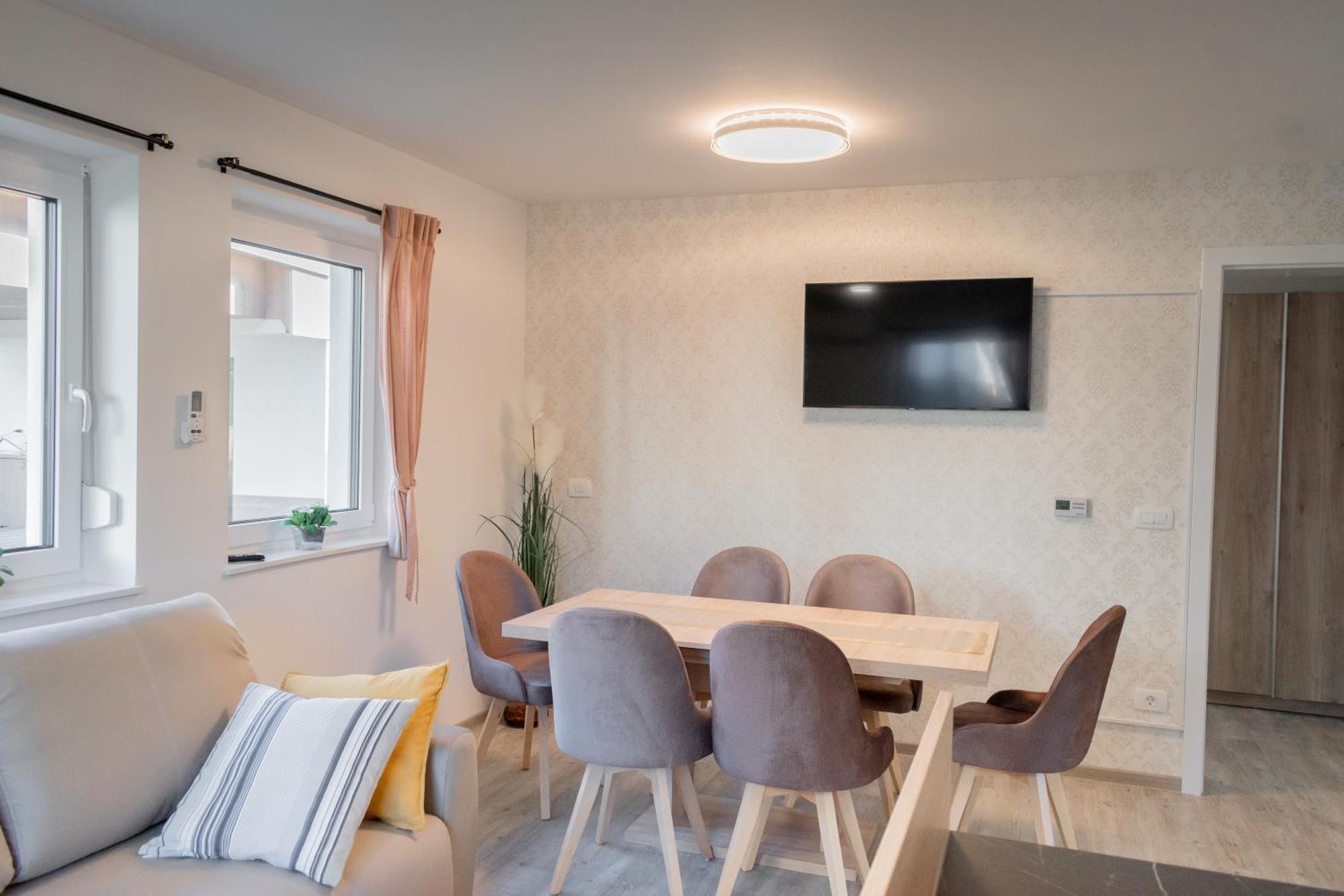Prima Countryside Apartments Zirovnica Værelse billede